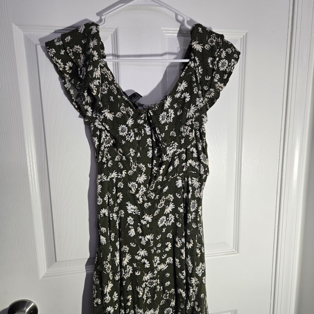 Forever 21 Dark Green Floral Midi Dress
